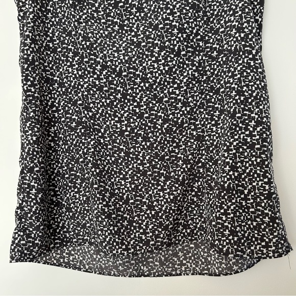 GAP Womens Sleeveless Geo Print Blouse - Picture 13 of 13